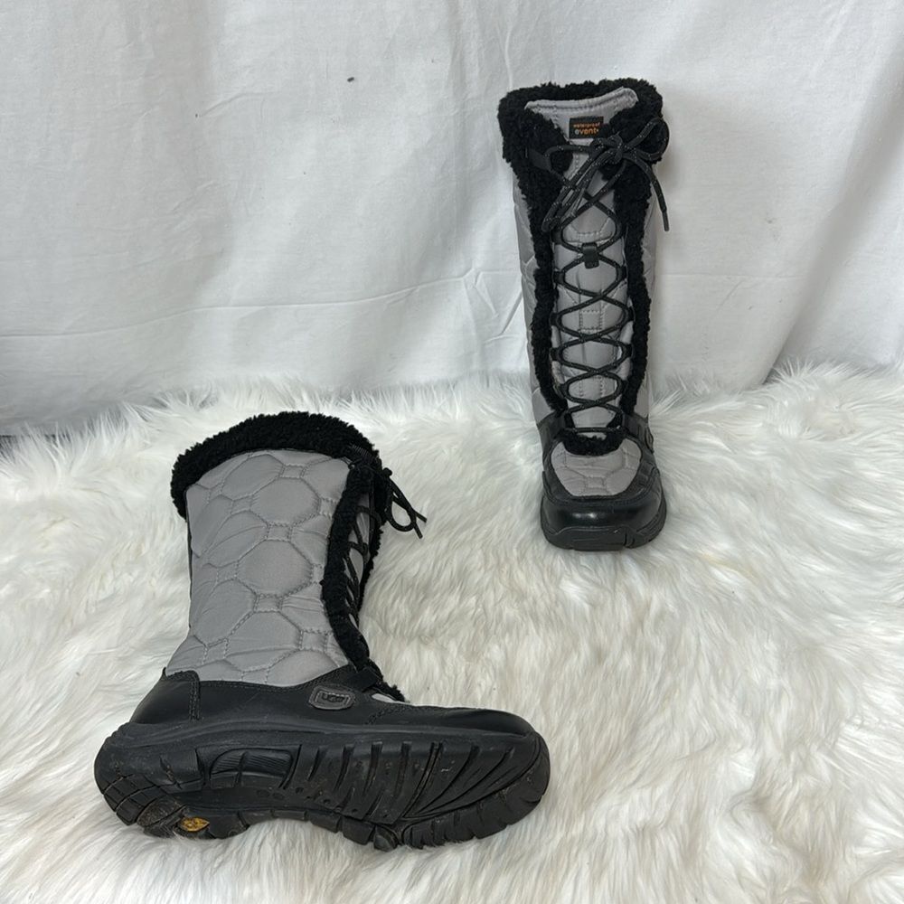 UGG Capstoneβ Black/Grey Winter BootsβSz 7